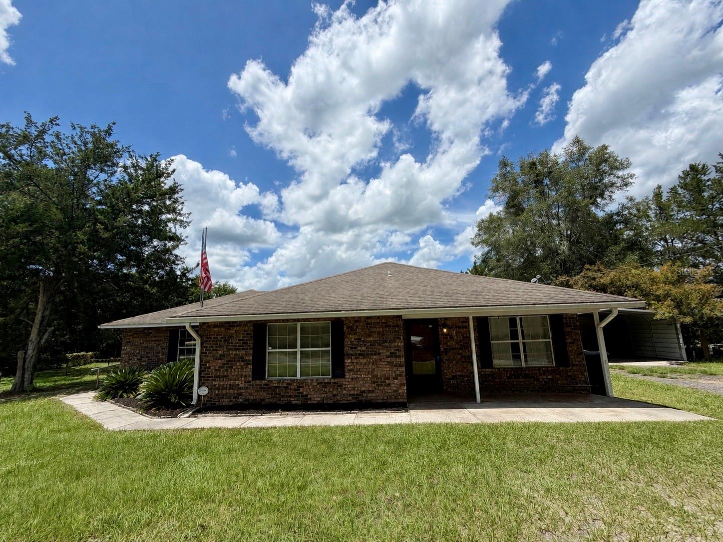 111 SW PRAIRIE ST