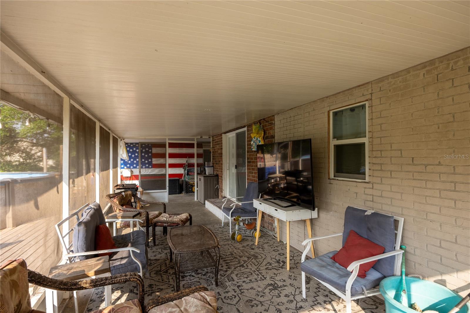111 SW PRAIRIE ST
