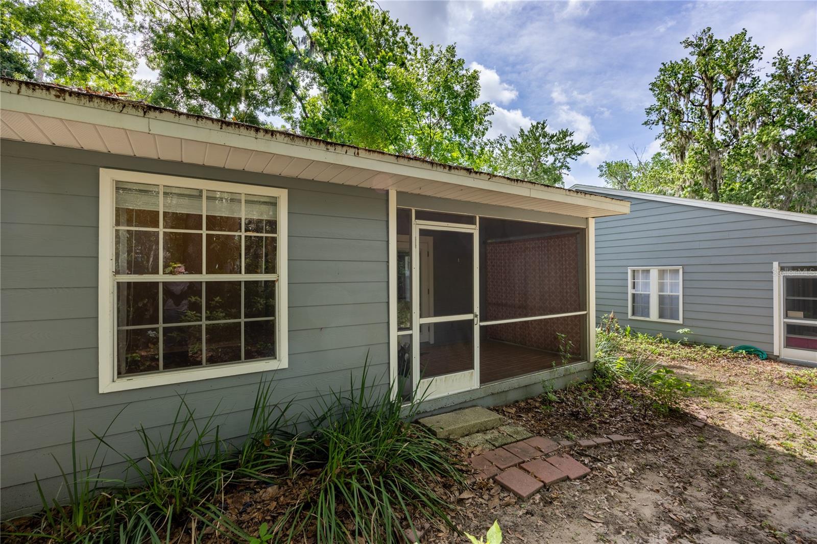 430 NW 48TH BLVD