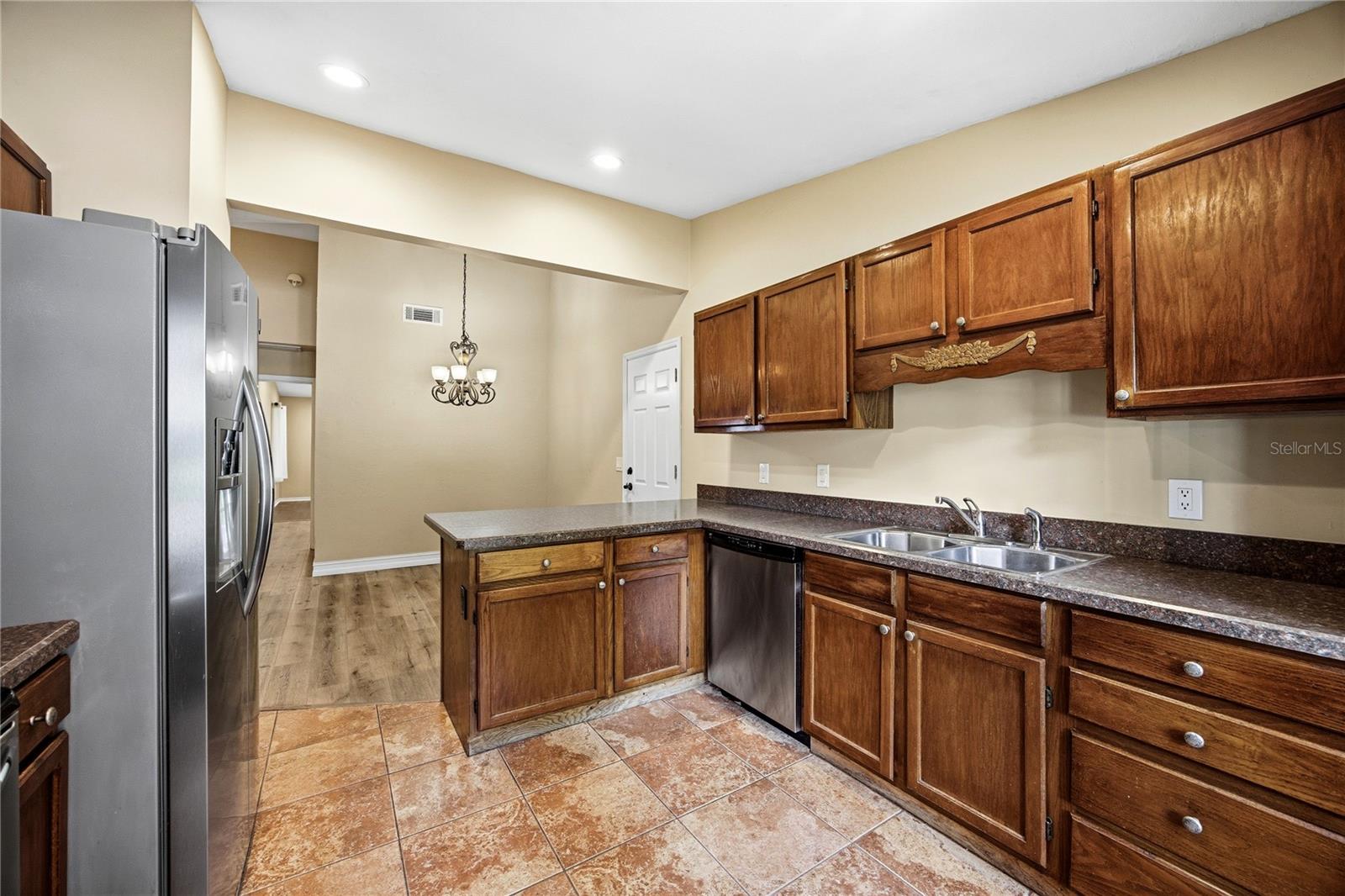 430 NW 48TH BLVD