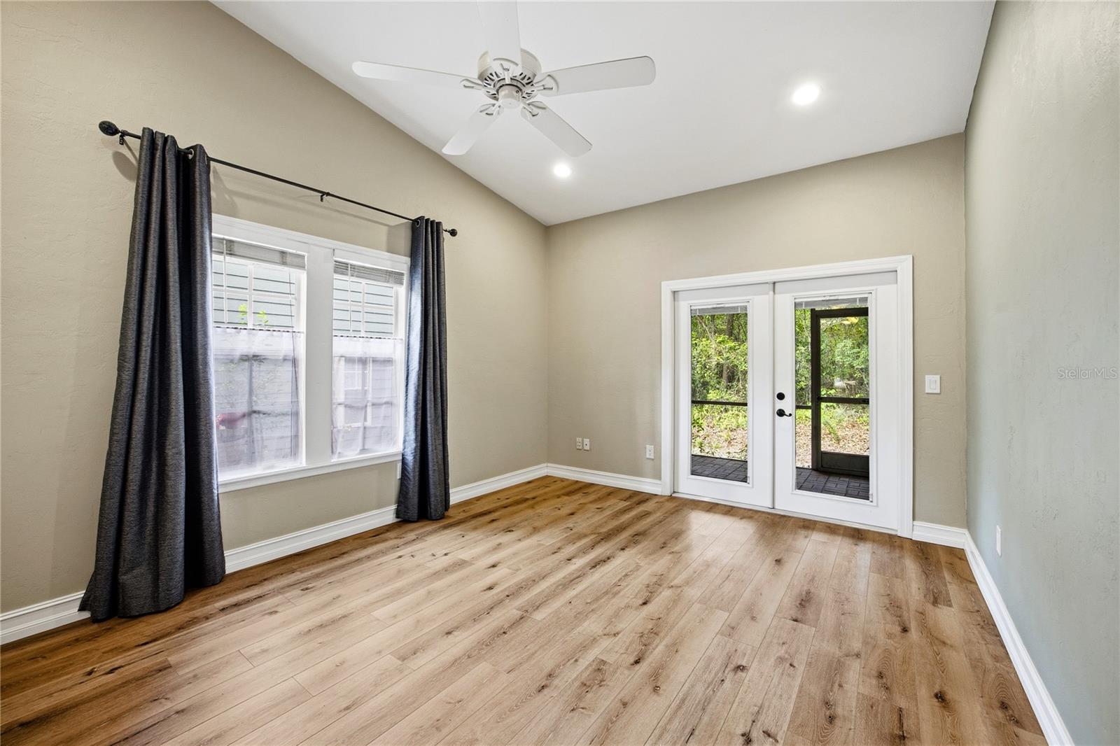 430 NW 48TH BLVD