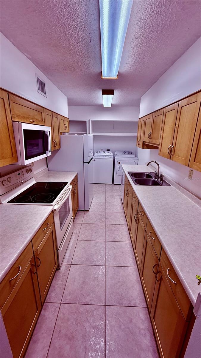 6519 W NEWBERRY RD #912