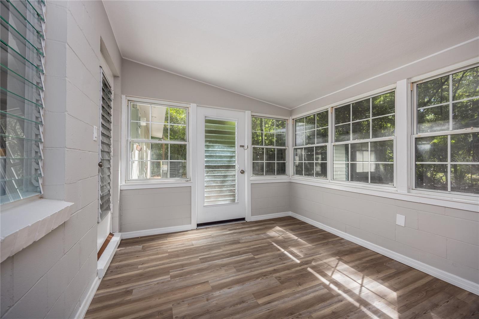 640 NW 36TH TER