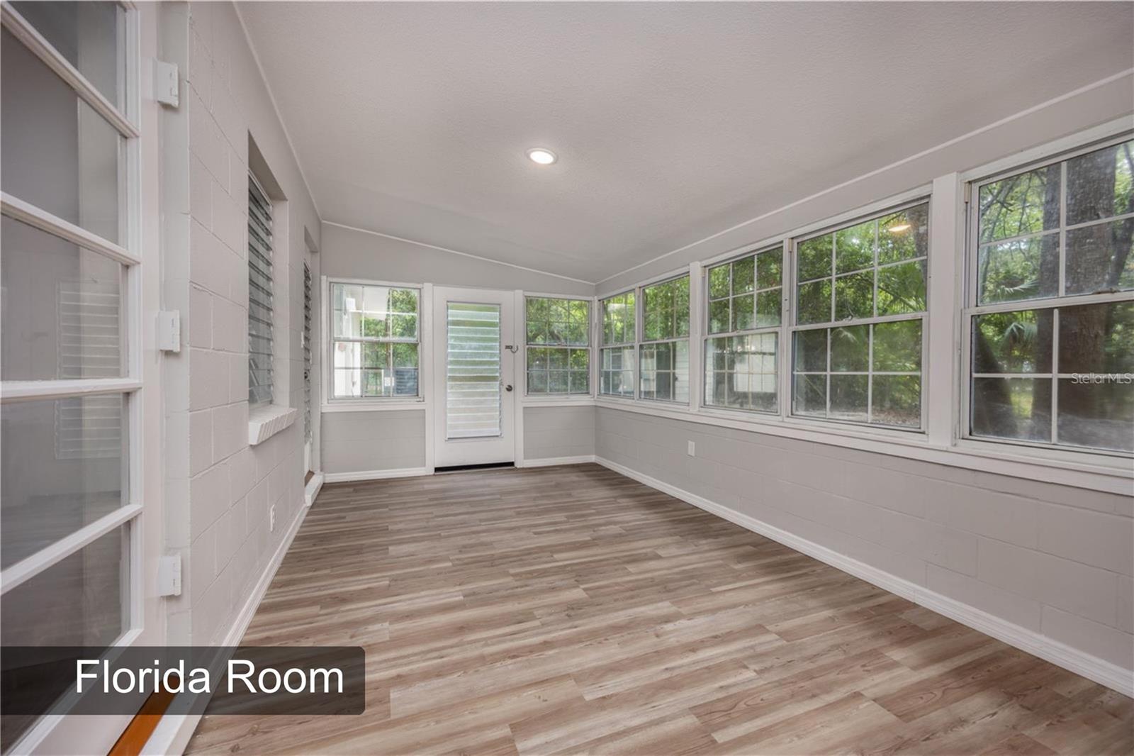 640 NW 36TH TER