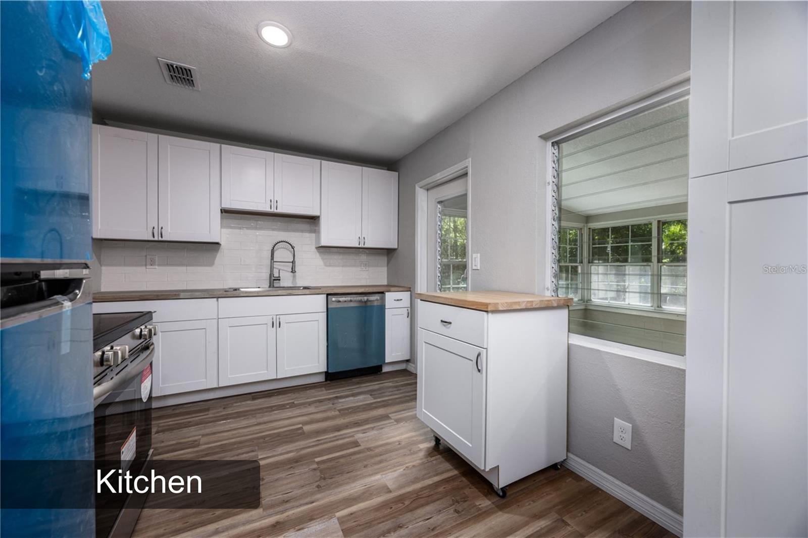 640 NW 36TH TER
