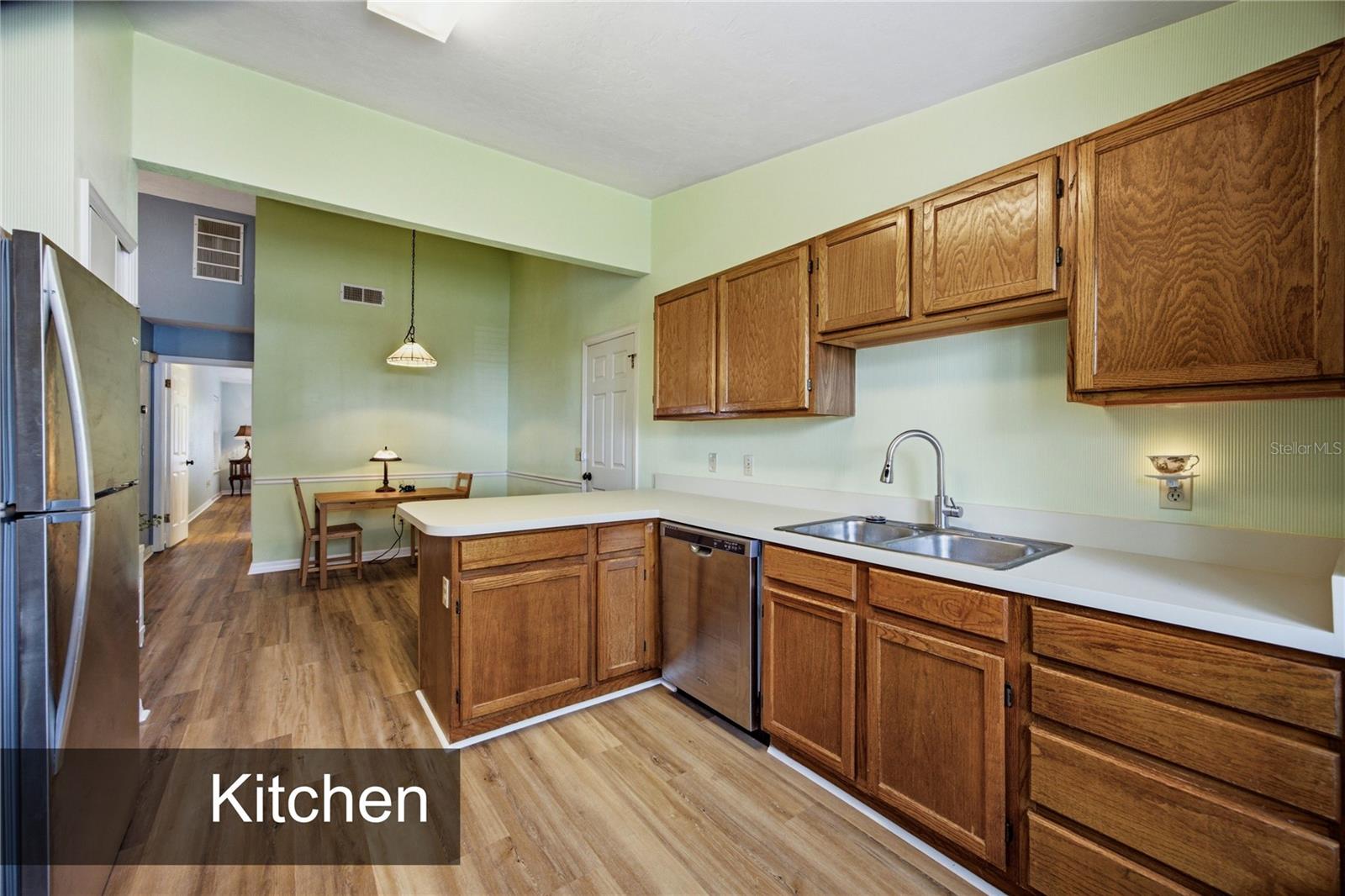 418 NW 48TH BLVD #610