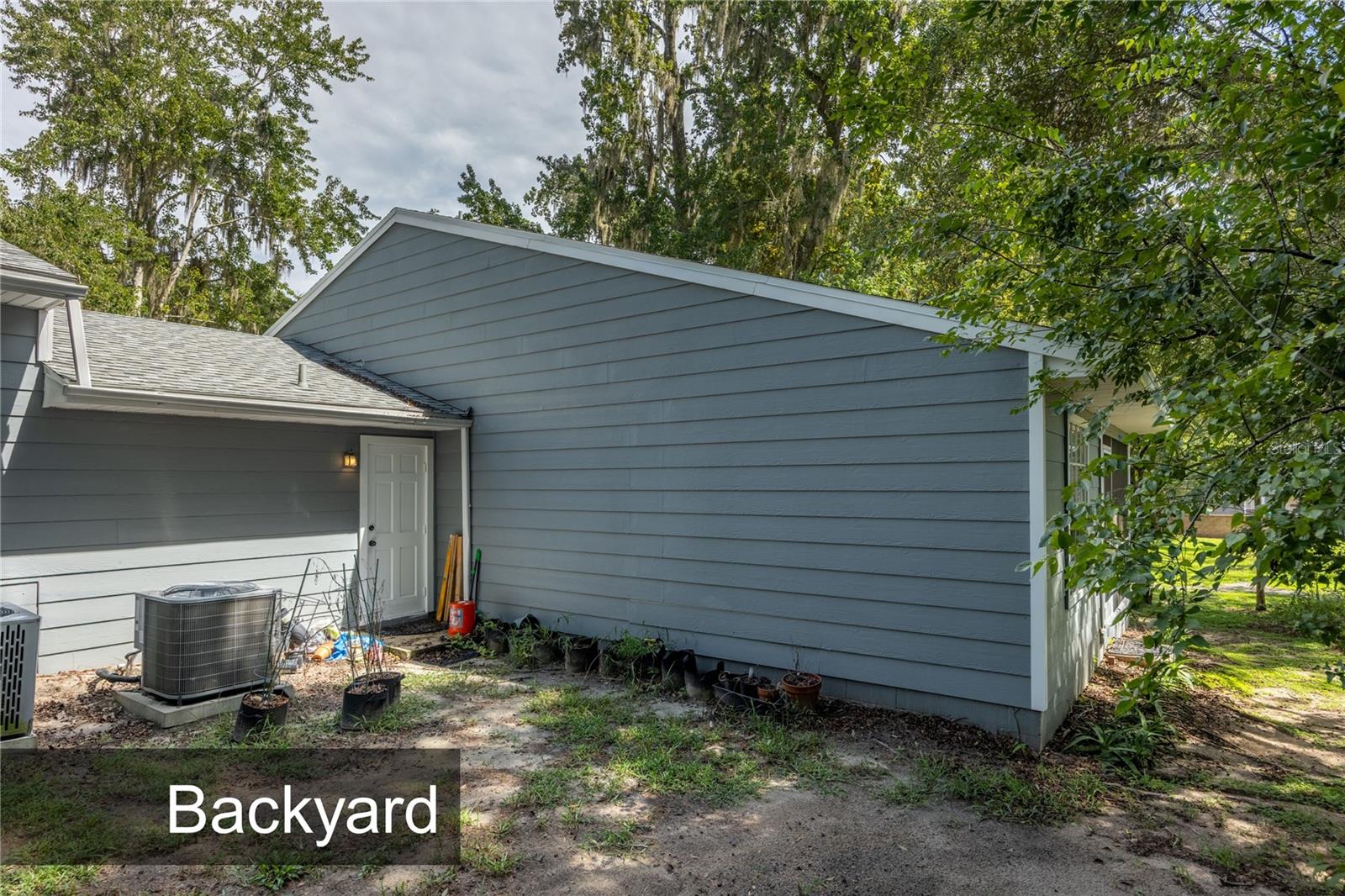 418 NW 48TH BLVD #610