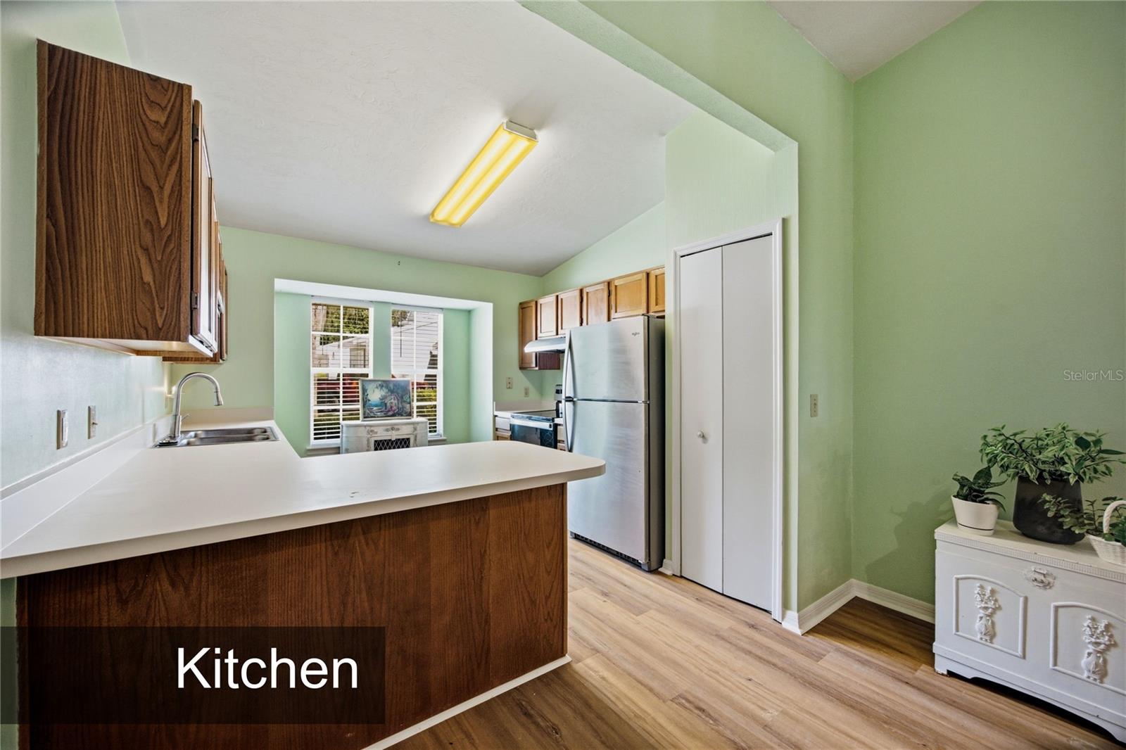 418 NW 48TH BLVD #610