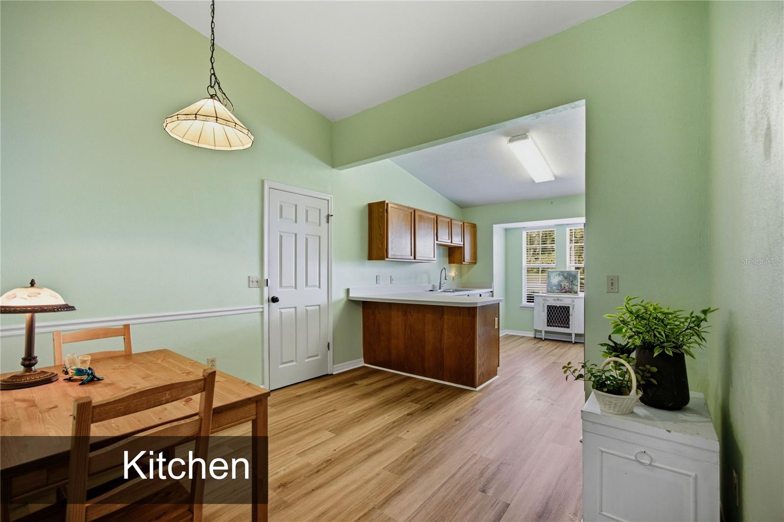 418 NW 48TH BLVD #610