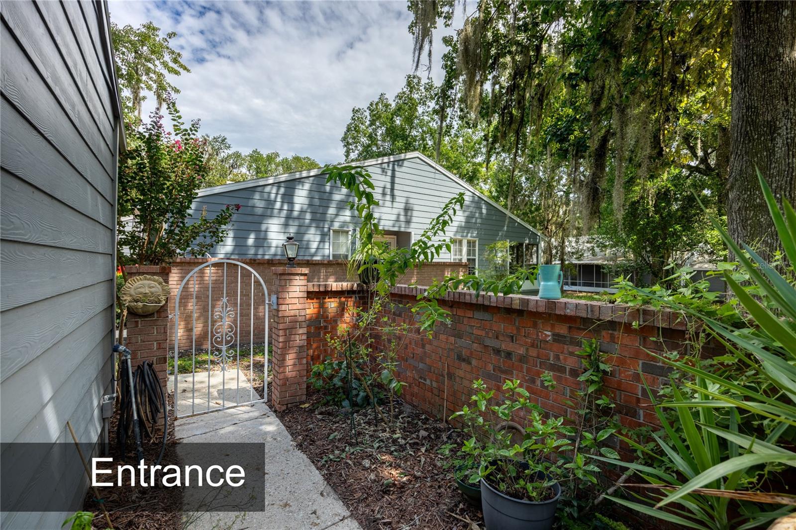 418 NW 48TH BLVD #610