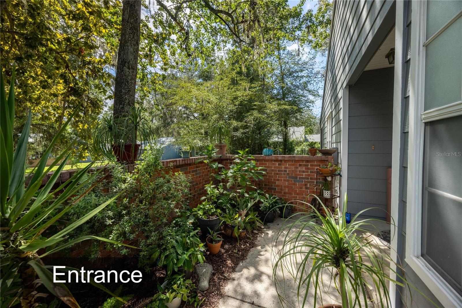 418 NW 48TH BLVD #610