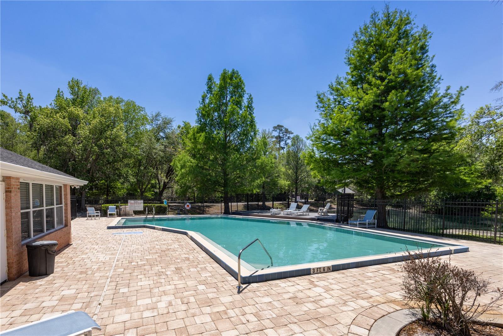 418 NW 48TH BLVD #610