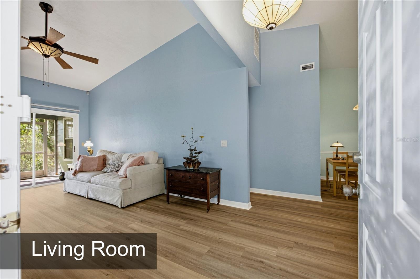 418 NW 48TH BLVD #610