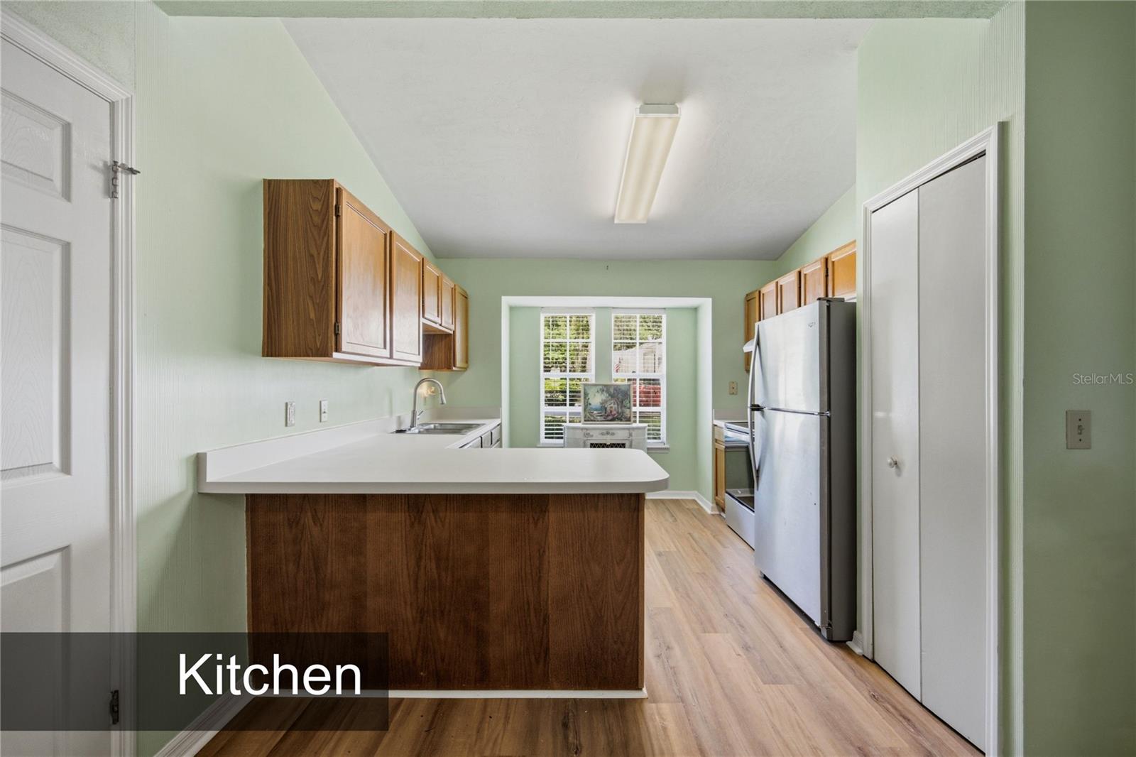418 NW 48TH BLVD #610