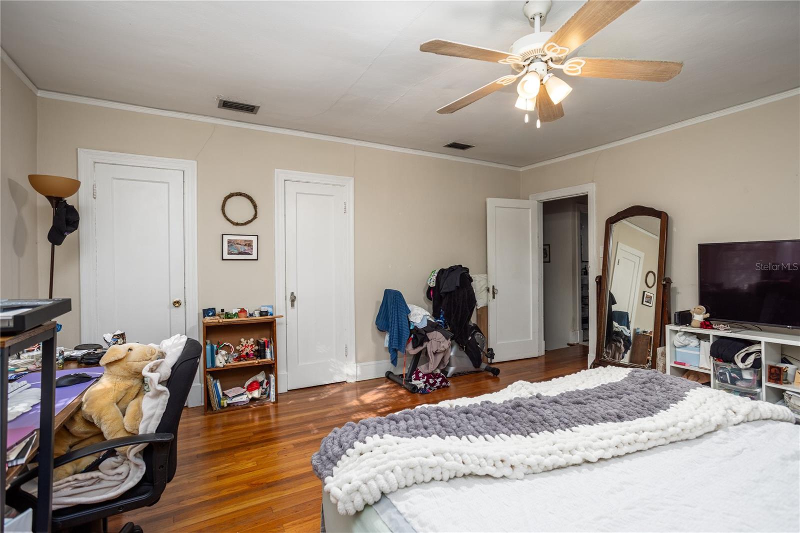 213 NE BLVD BLVD #213-215