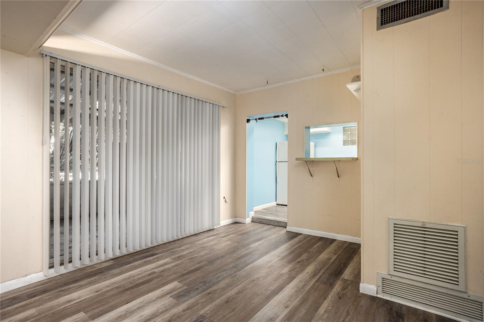 213 NE BLVD BLVD #213-215