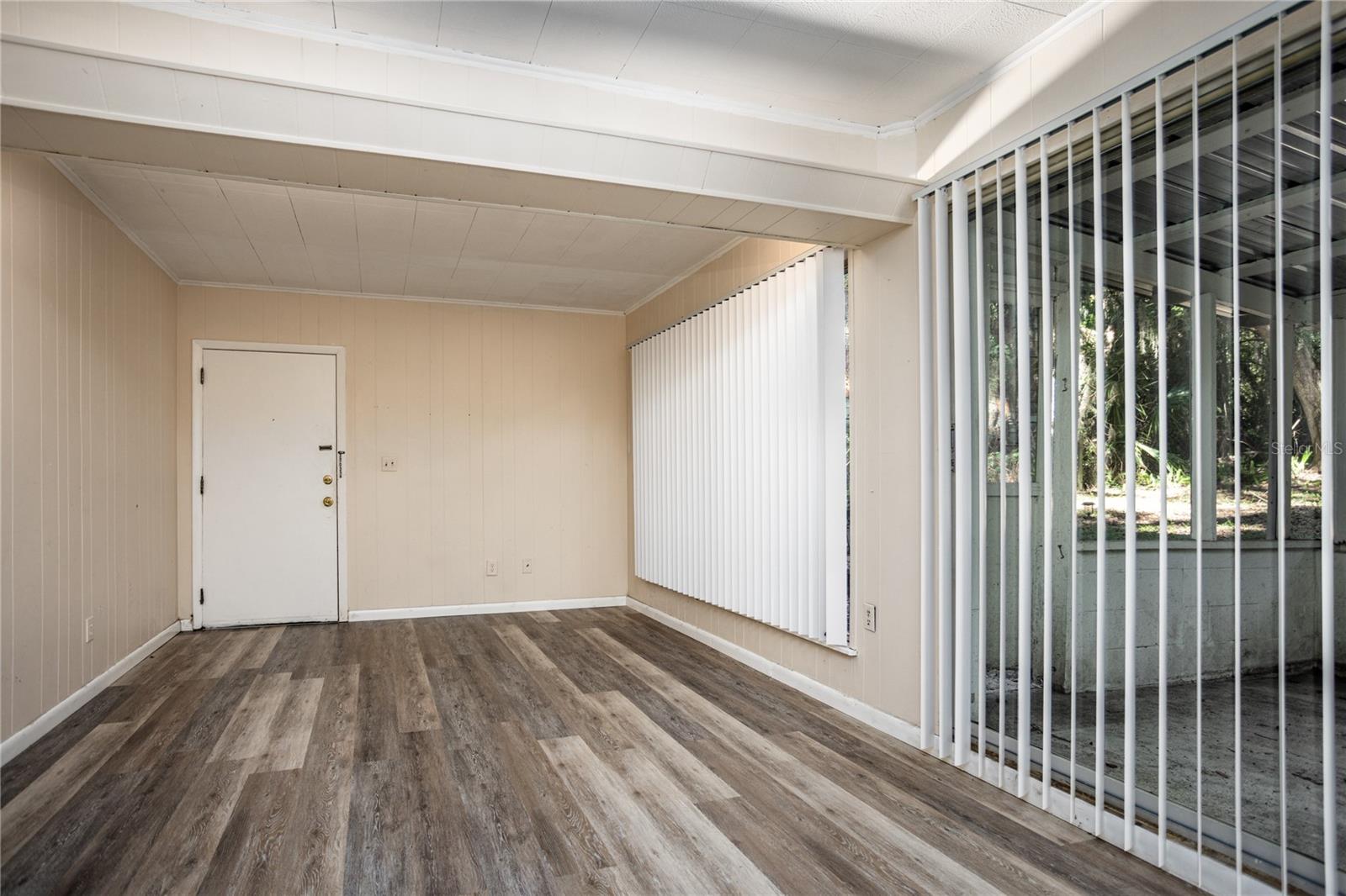 213 NE BLVD BLVD #213-215