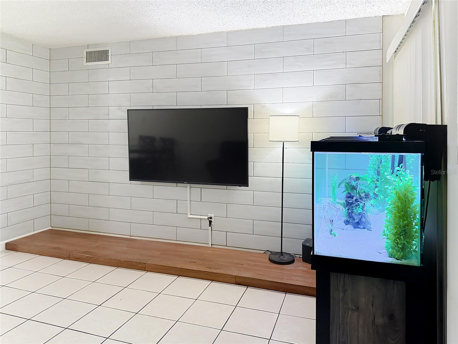 6519 W NEWBERRY RD #202