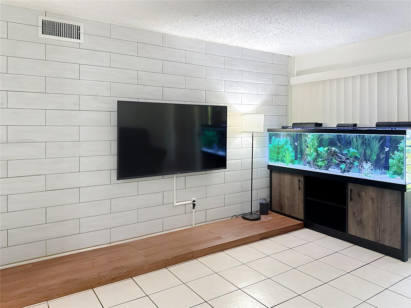 6519 W NEWBERRY RD #202