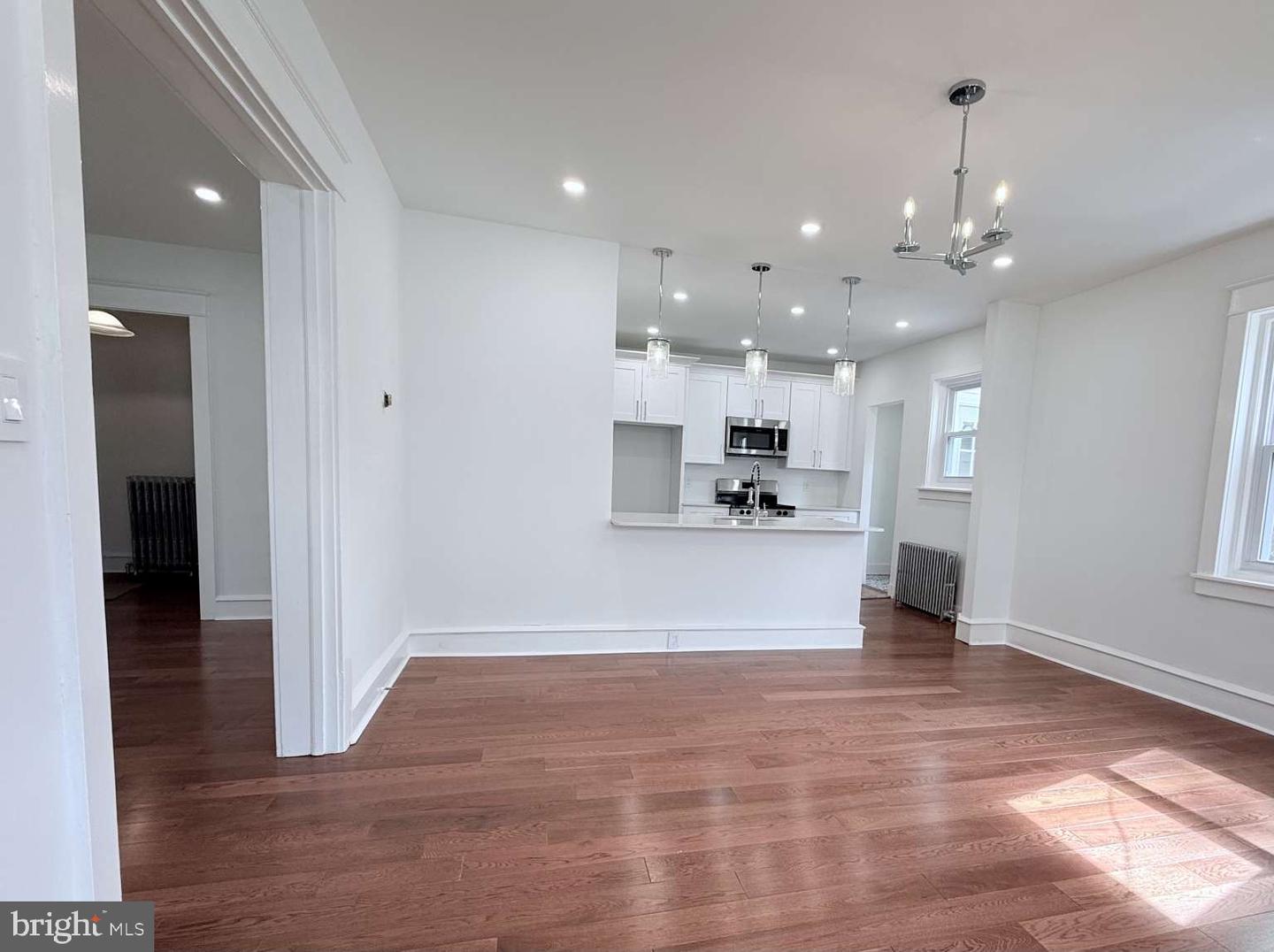 16 E Parkway Ave