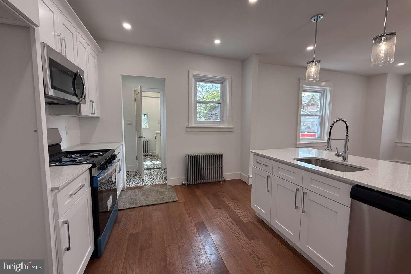 16 E Parkway Ave