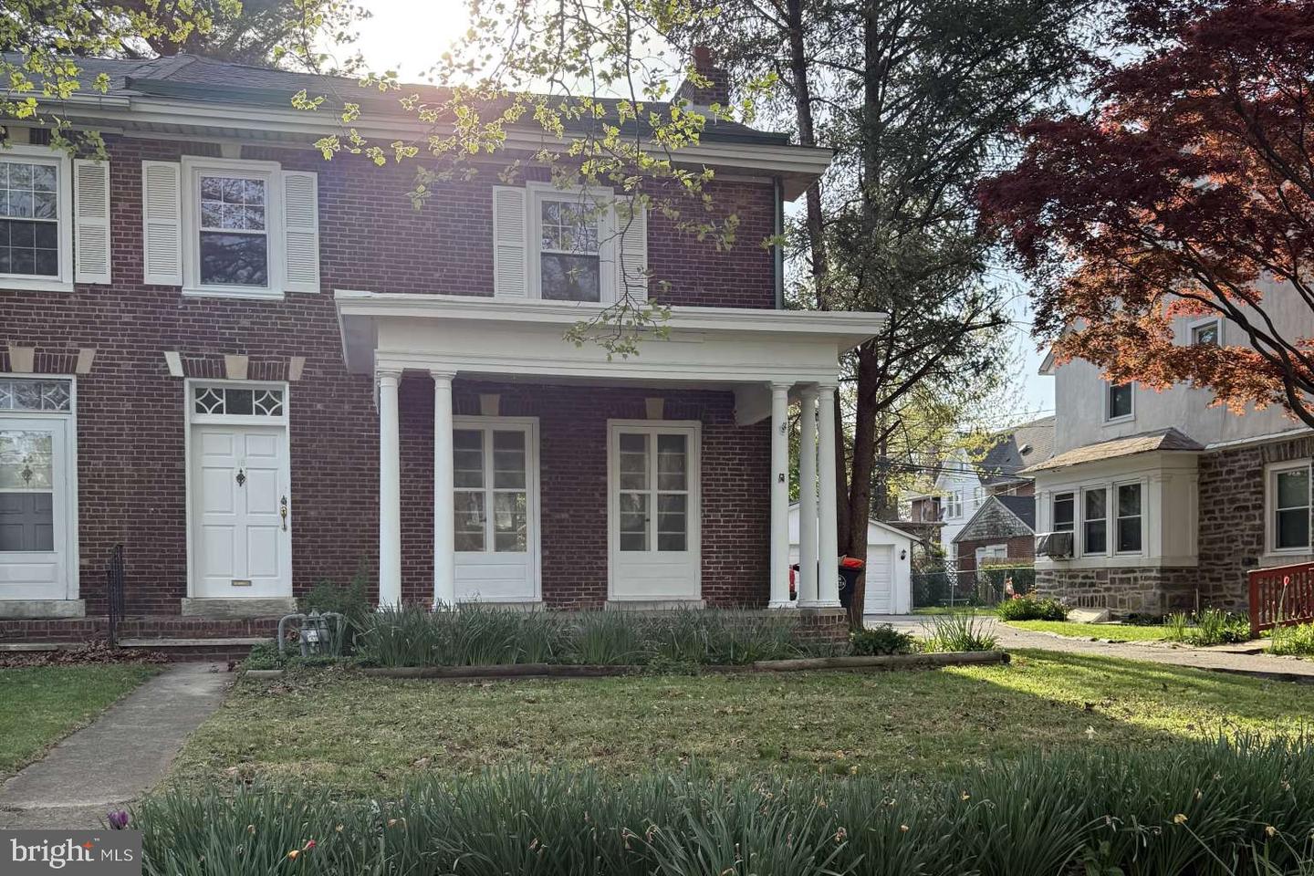 16 E Parkway Ave
