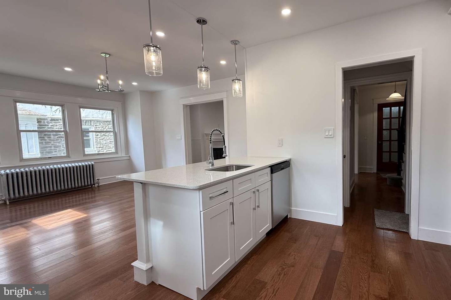 16 E Parkway Ave