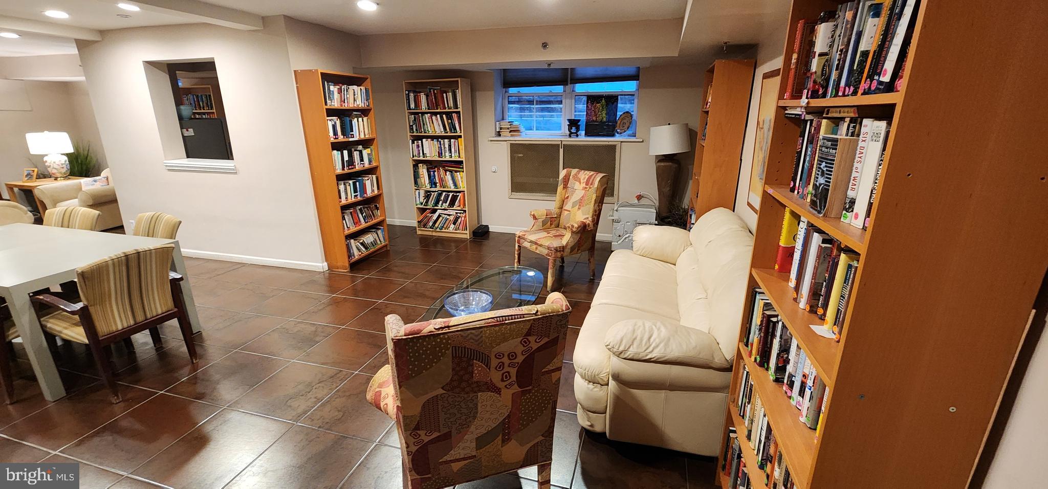 346 E Lancaster Avenue Unit: 408