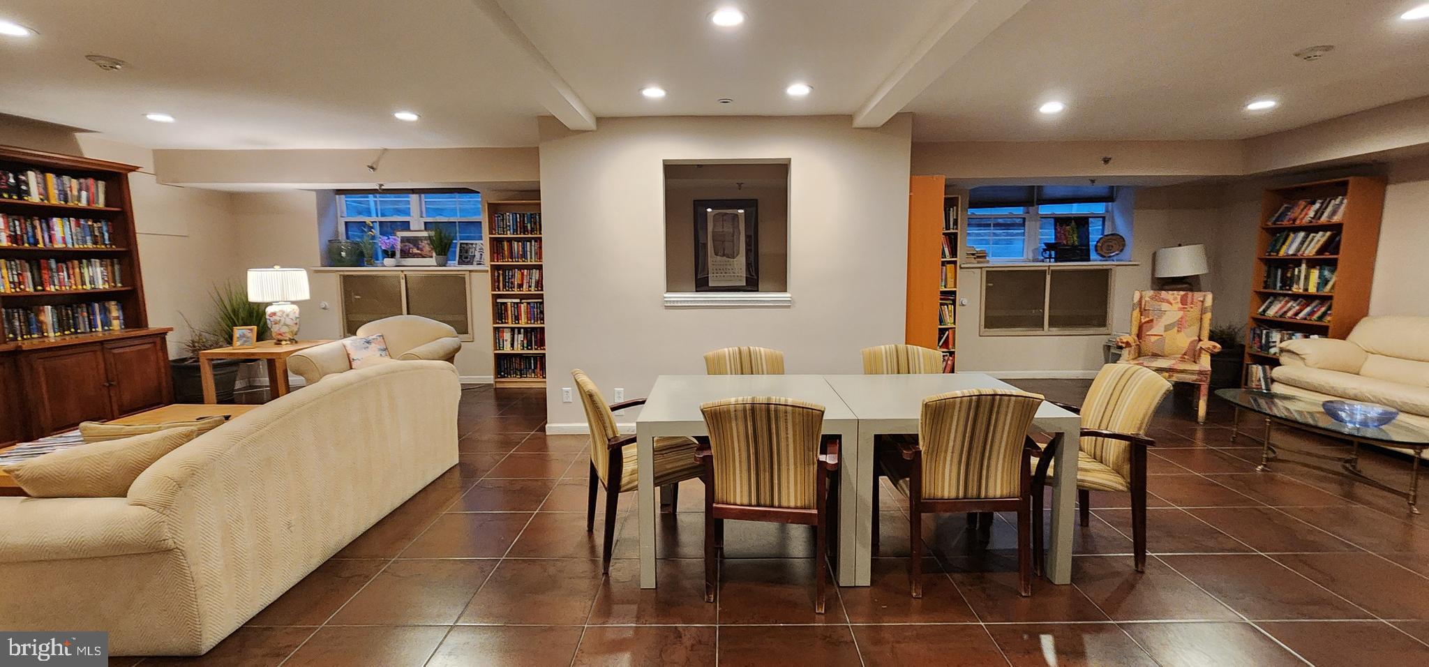 346 E Lancaster Avenue Unit: 408