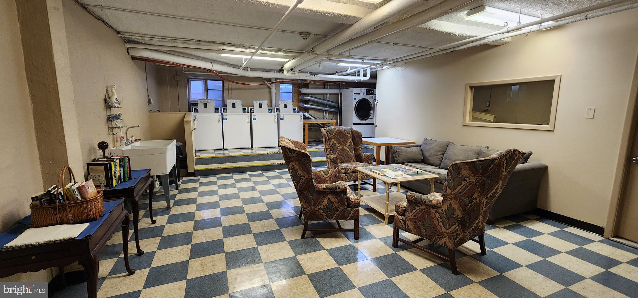 346 E Lancaster Avenue Unit: 408