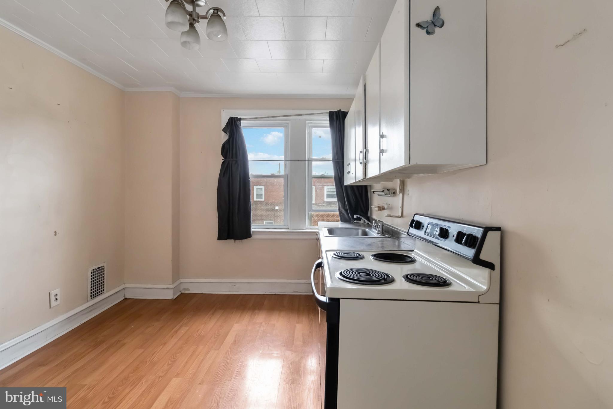 923 TOWNSHIP LINE ROAD