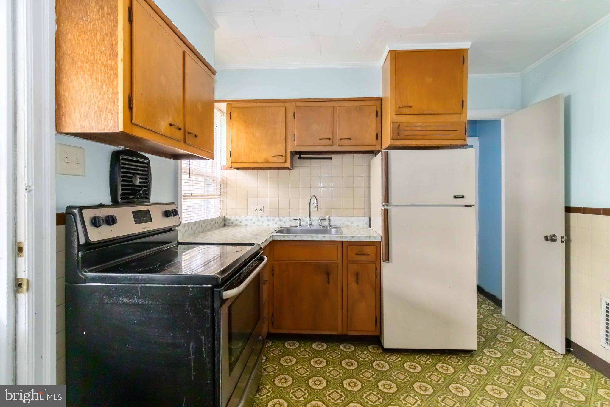 923 TOWNSHIP LINE ROAD