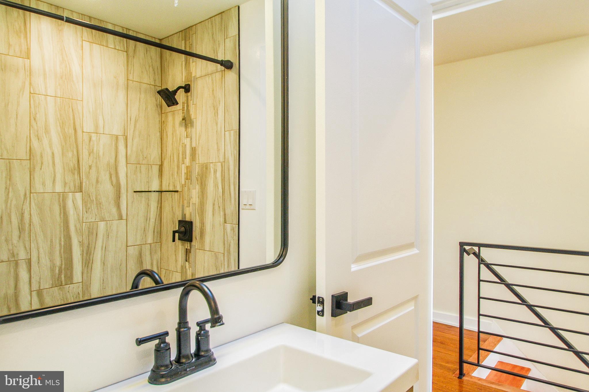 6025 N MARVINE STREET