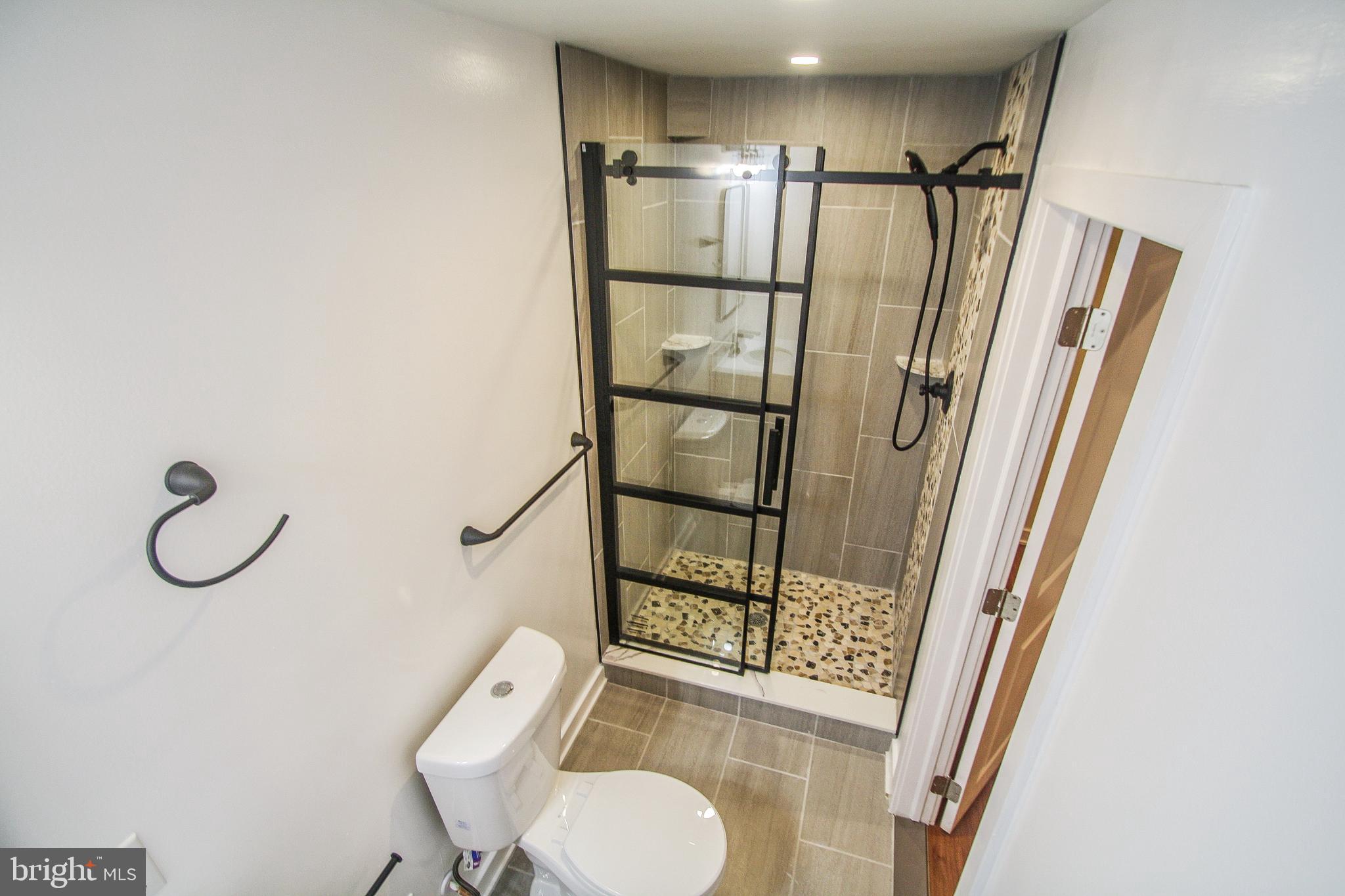 6025 N MARVINE STREET