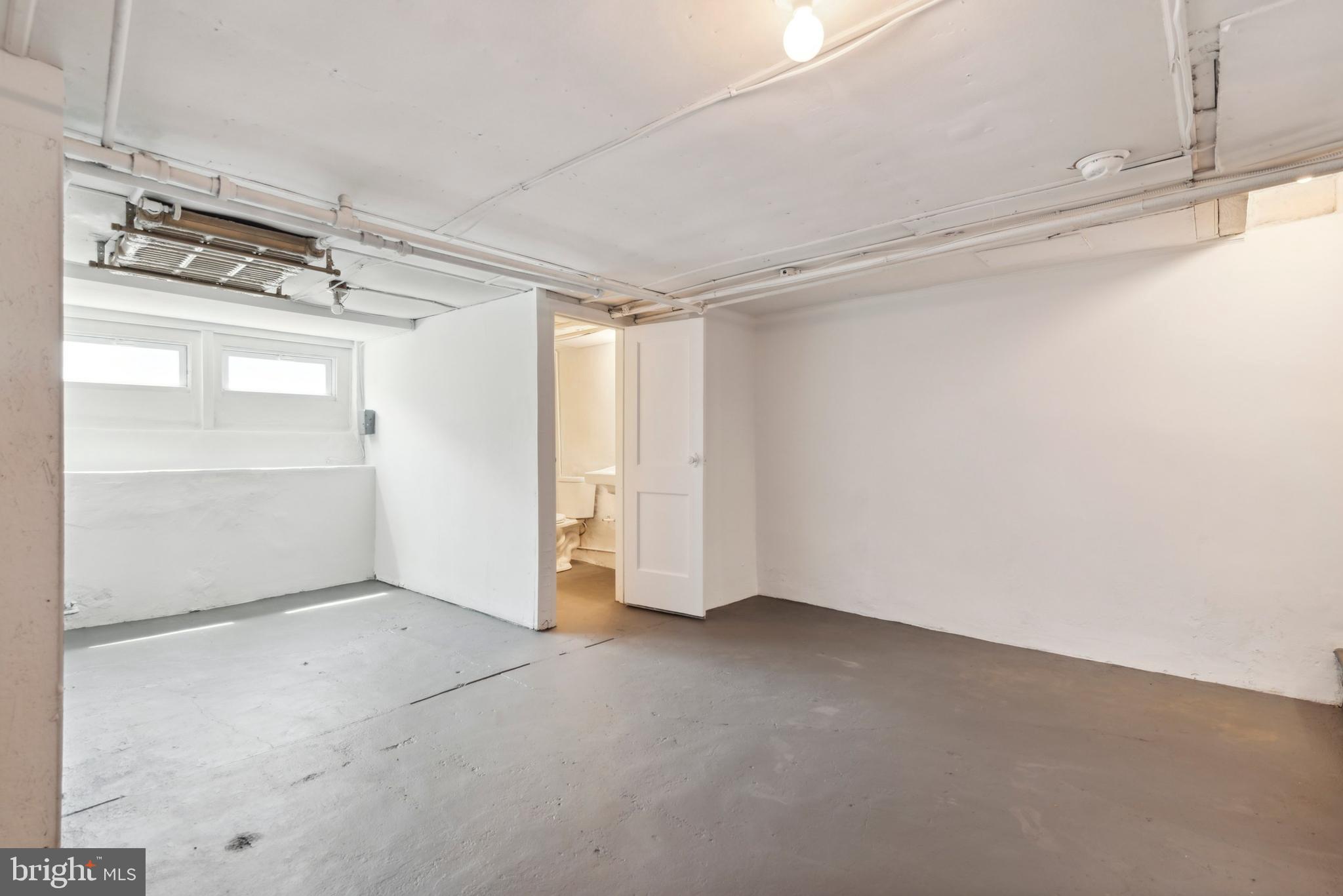 5631 Ridgewood STREET