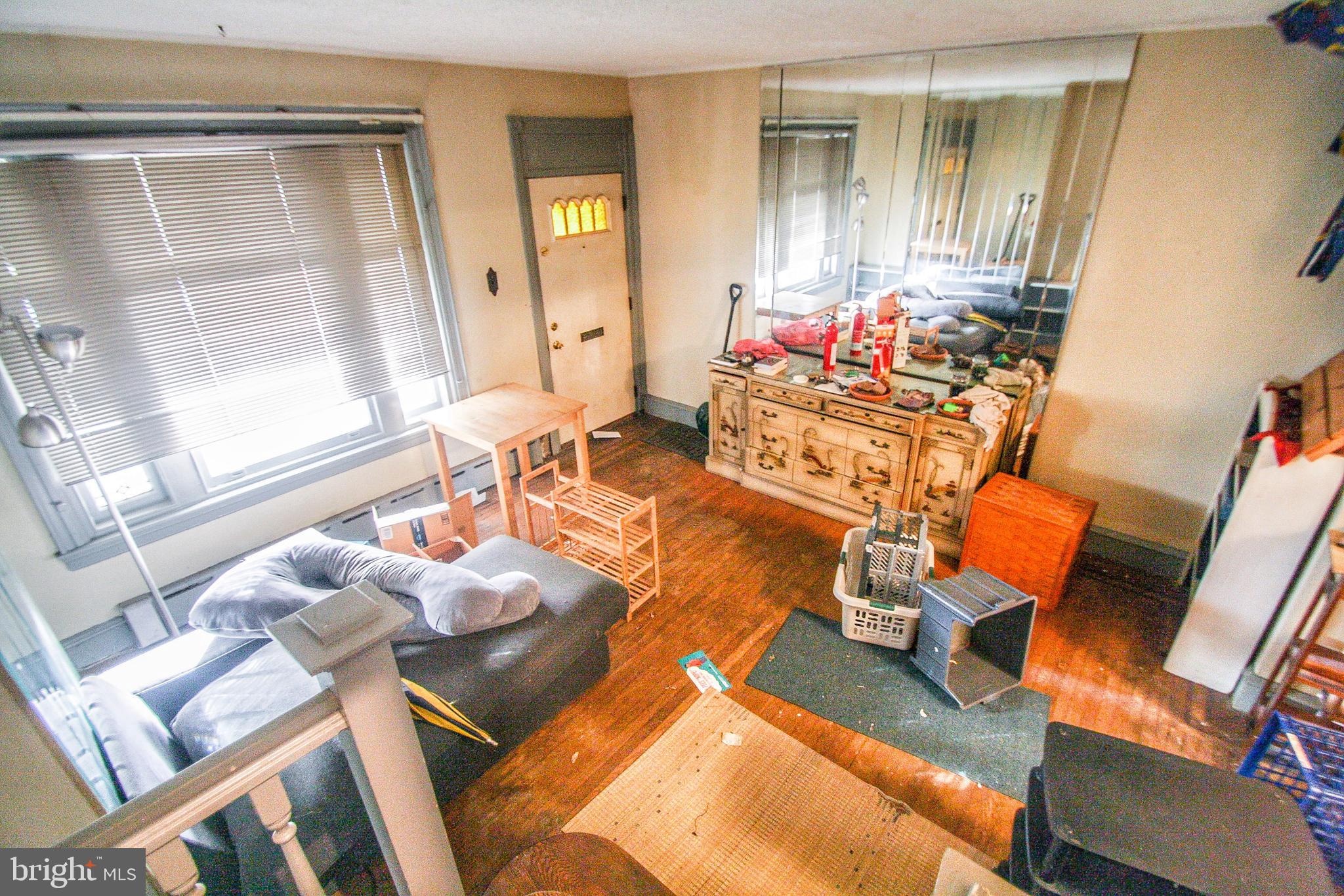 5745 Larchwood AVENUE