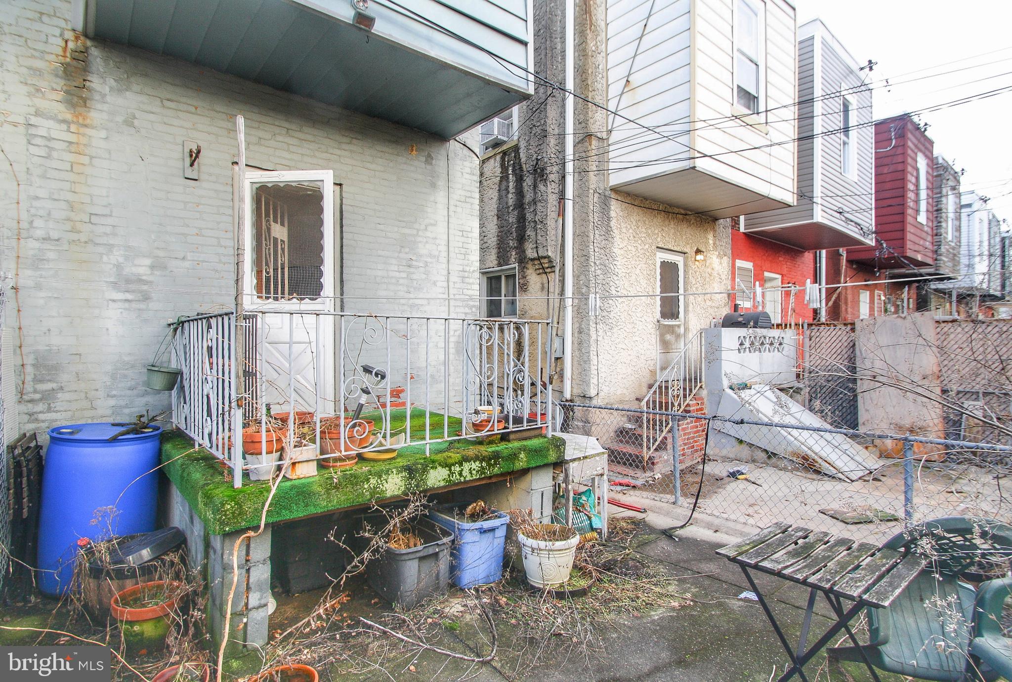 5745 Larchwood AVENUE