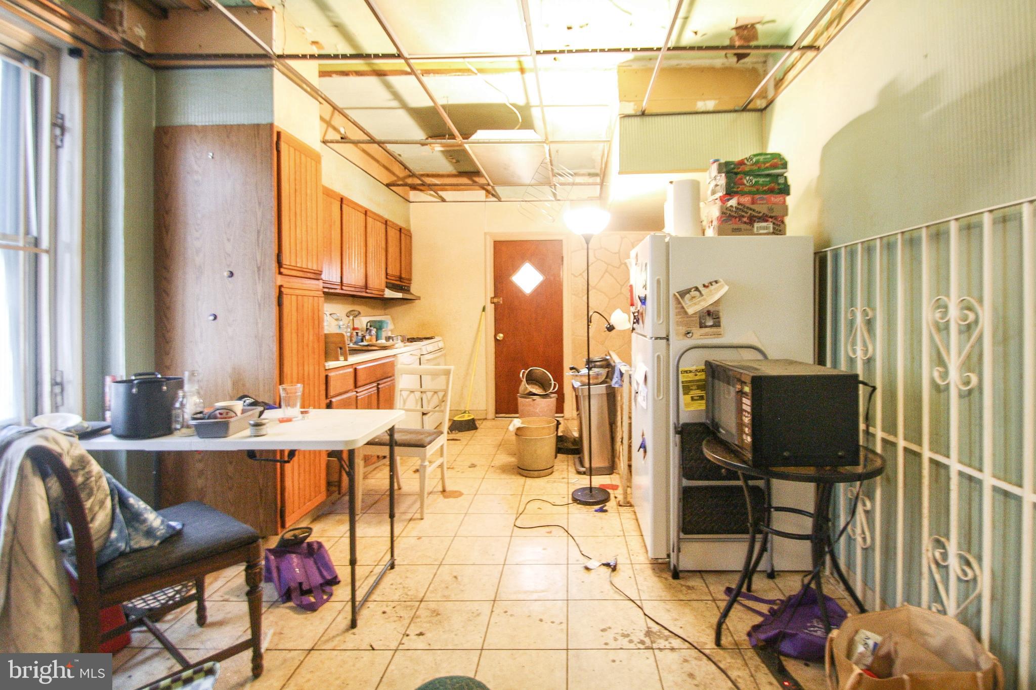 5745 Larchwood AVENUE