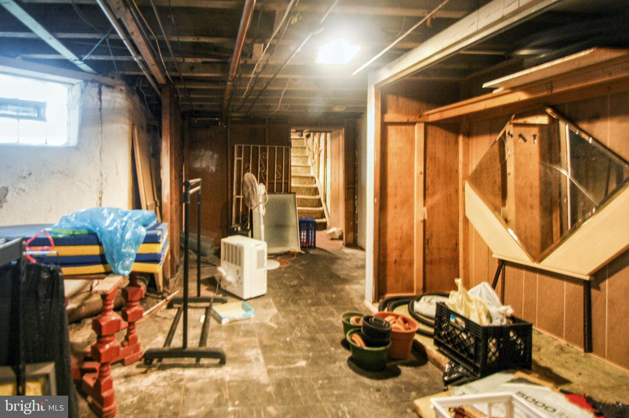 5745 Larchwood AVENUE