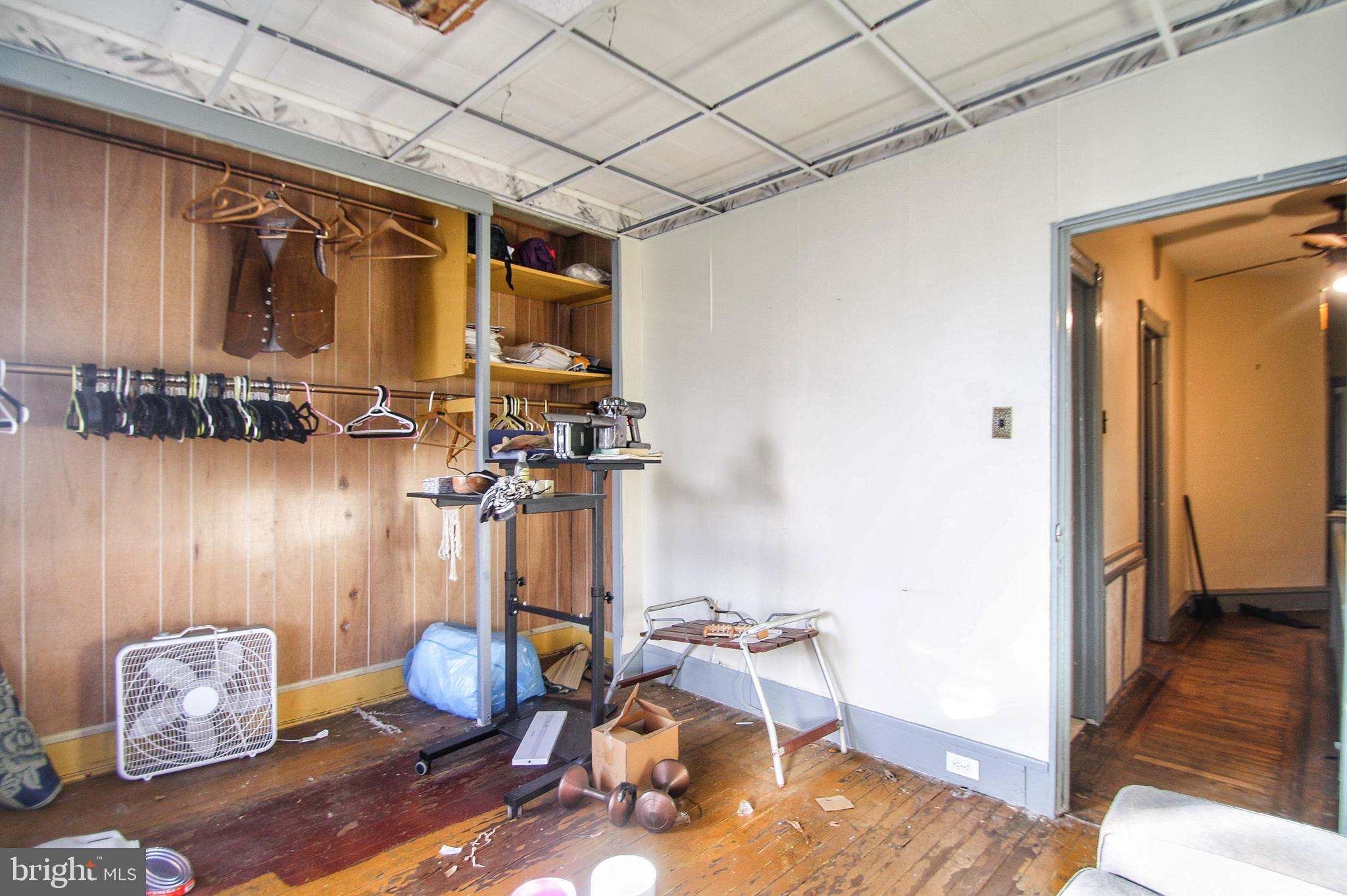 5745 Larchwood AVENUE