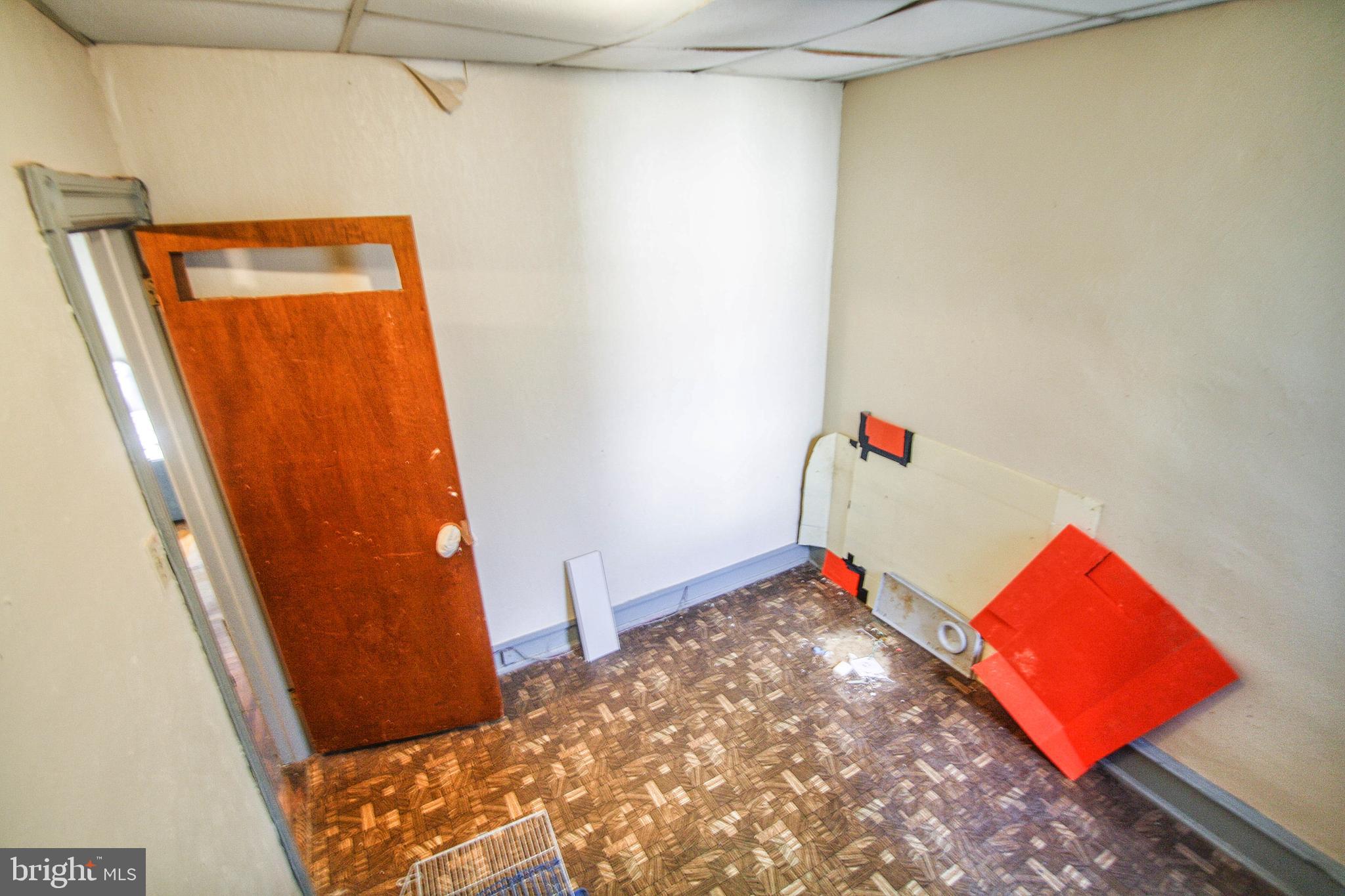 5745 Larchwood AVENUE