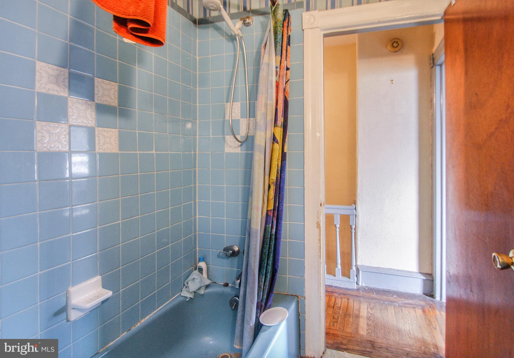 5745 Larchwood AVENUE