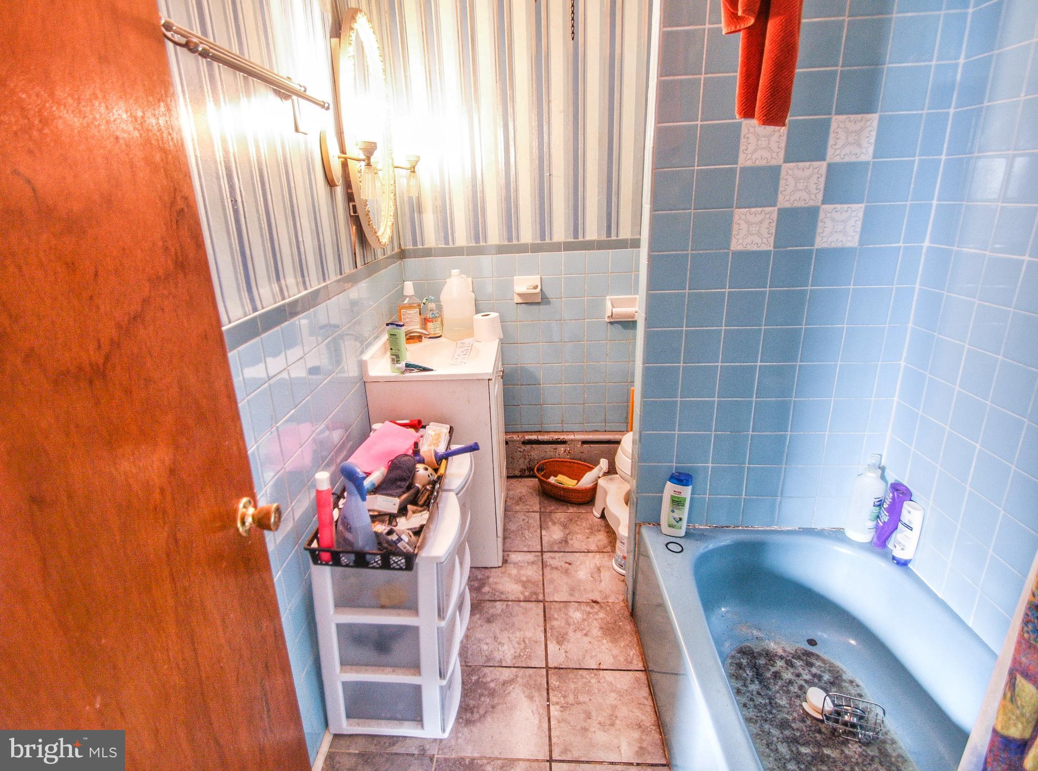 5745 Larchwood AVENUE