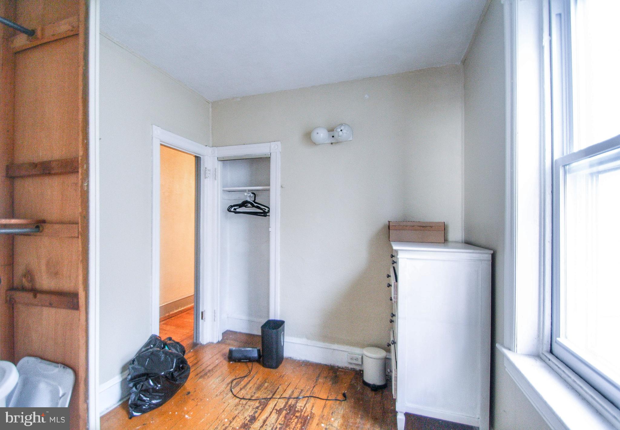 5745 Larchwood AVENUE