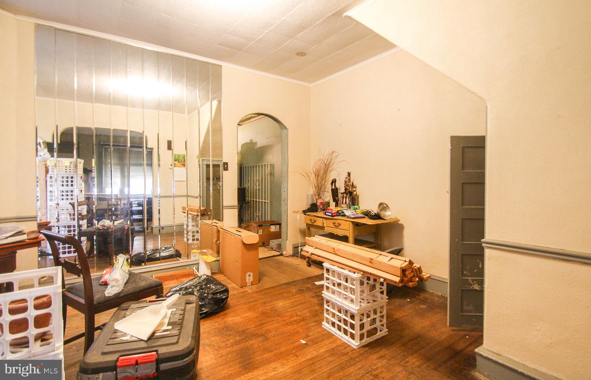 5745 Larchwood AVENUE