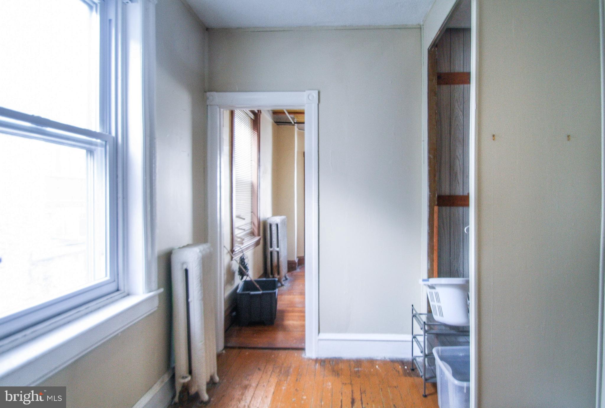 5745 Larchwood AVENUE