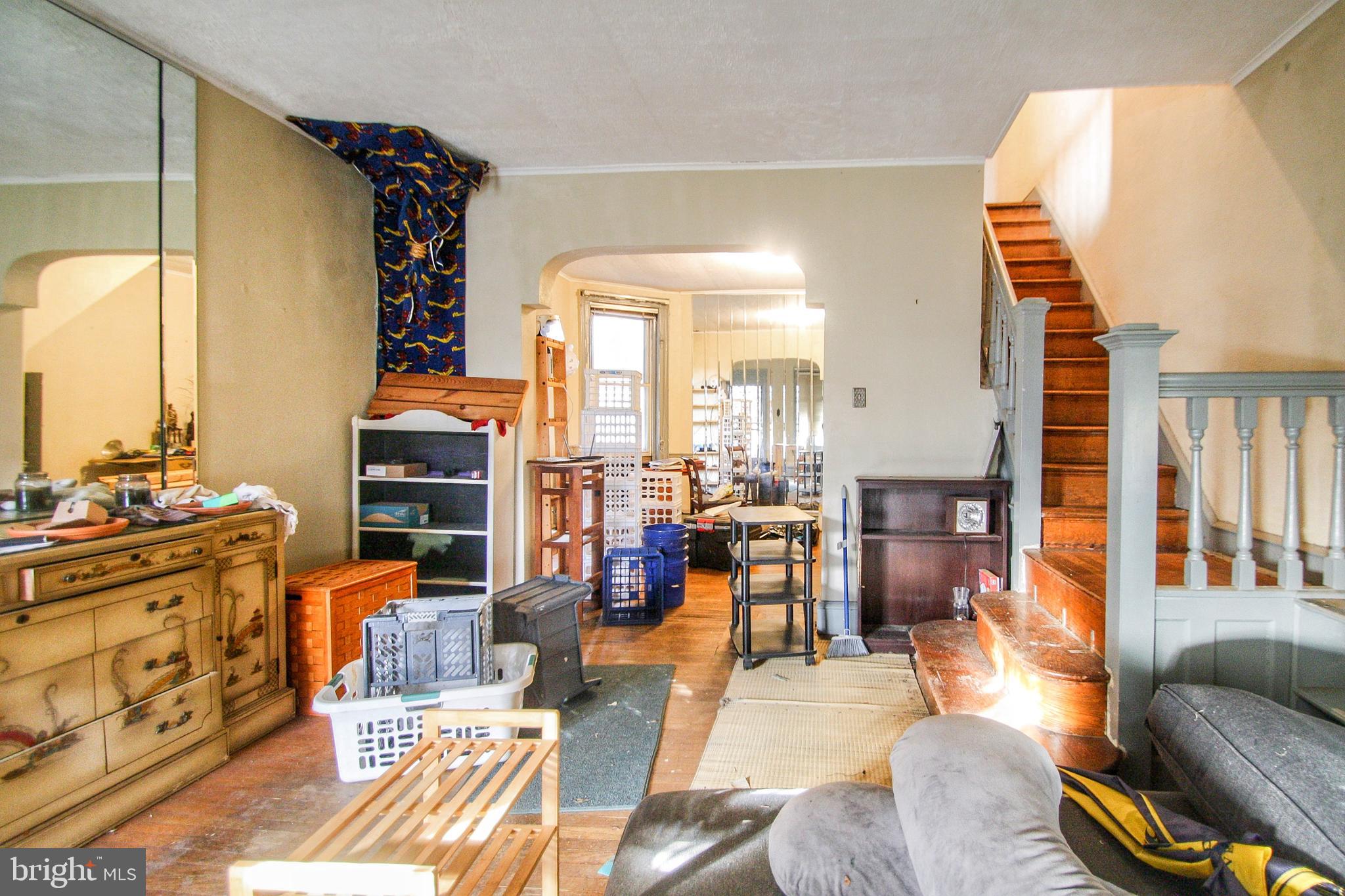 5745 Larchwood AVENUE