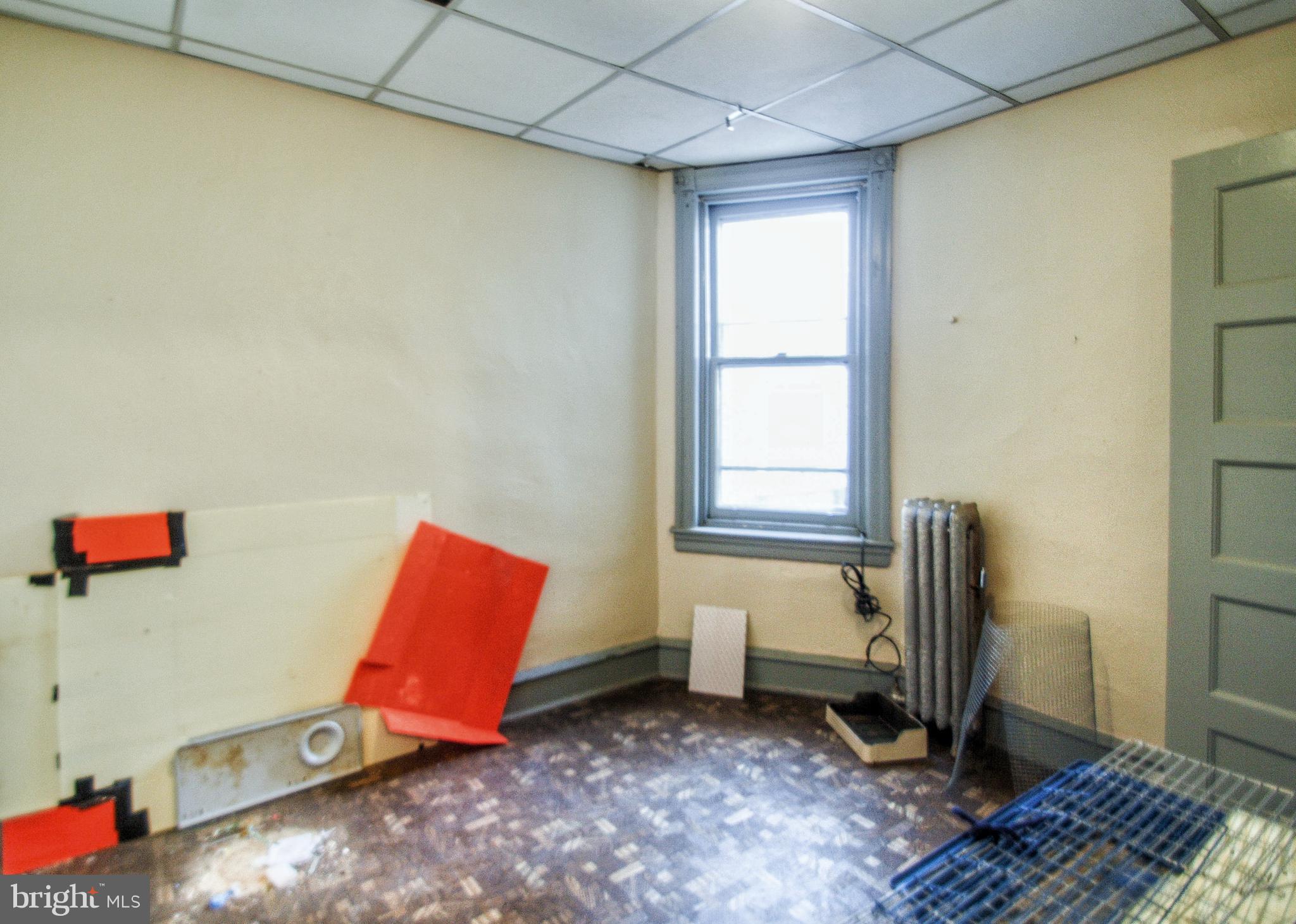 5745 Larchwood AVENUE