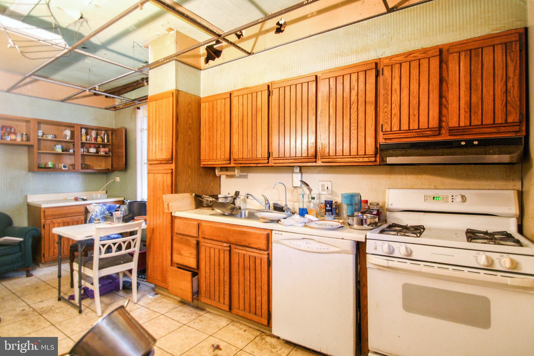 5745 Larchwood AVENUE