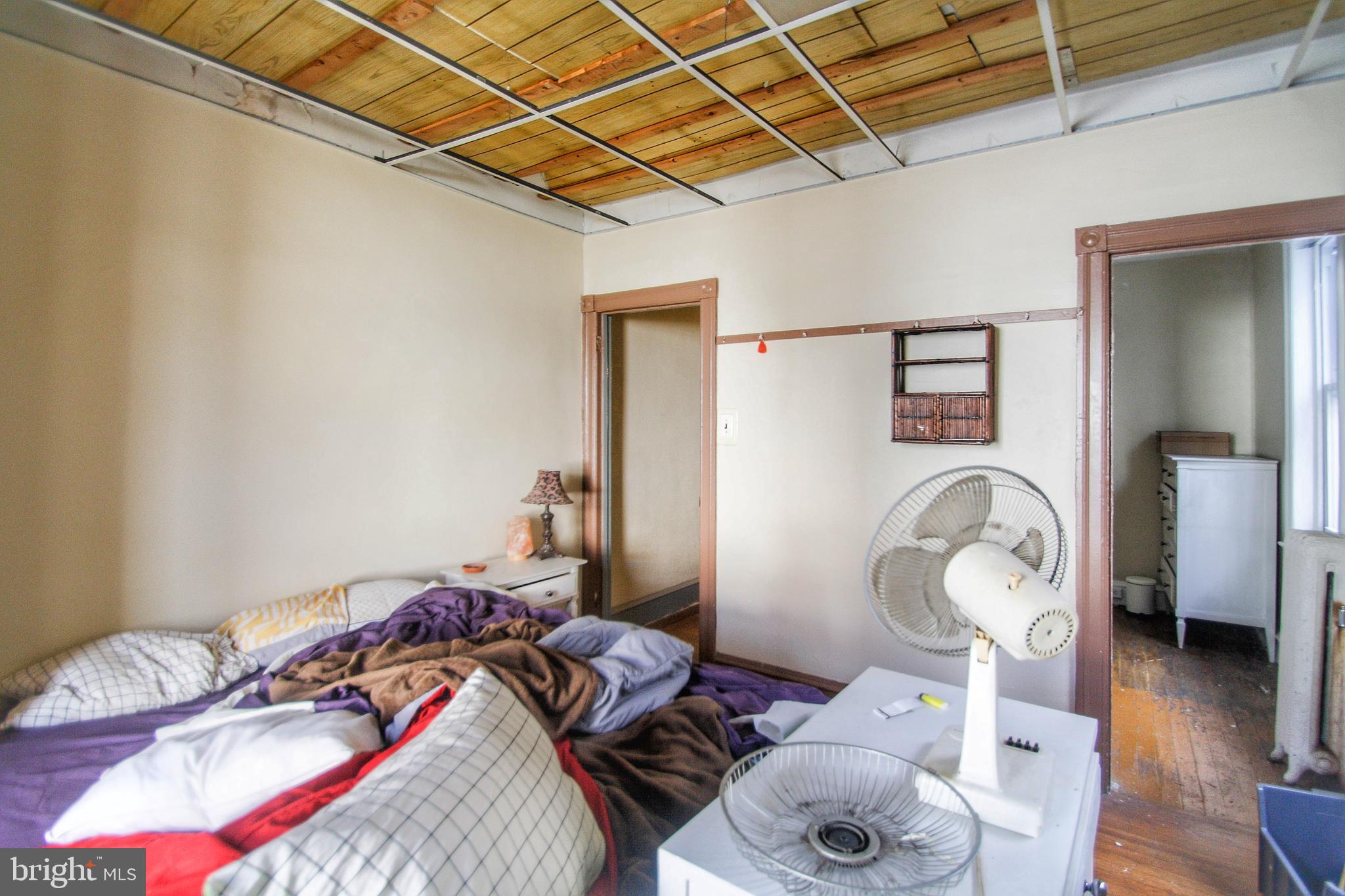 5745 Larchwood AVENUE